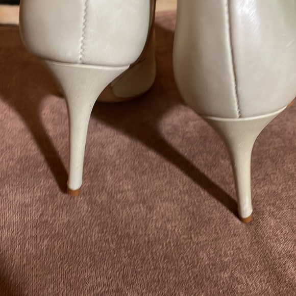 NWOT SCHUTZ Mikki Cream Leather Pointed Toe Boots - Picture 3 of 11
